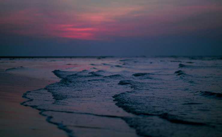 [从长远看买电车还是油车]：深度解析未来十年购车选择